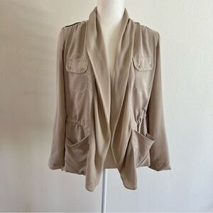 NWT Chico’s jacket soft mix safari crepe lapel size 0 (small 4) tan waist tie